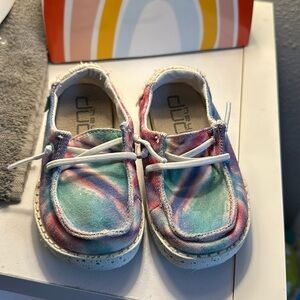 Toddler Hey Dude Shoes size 6